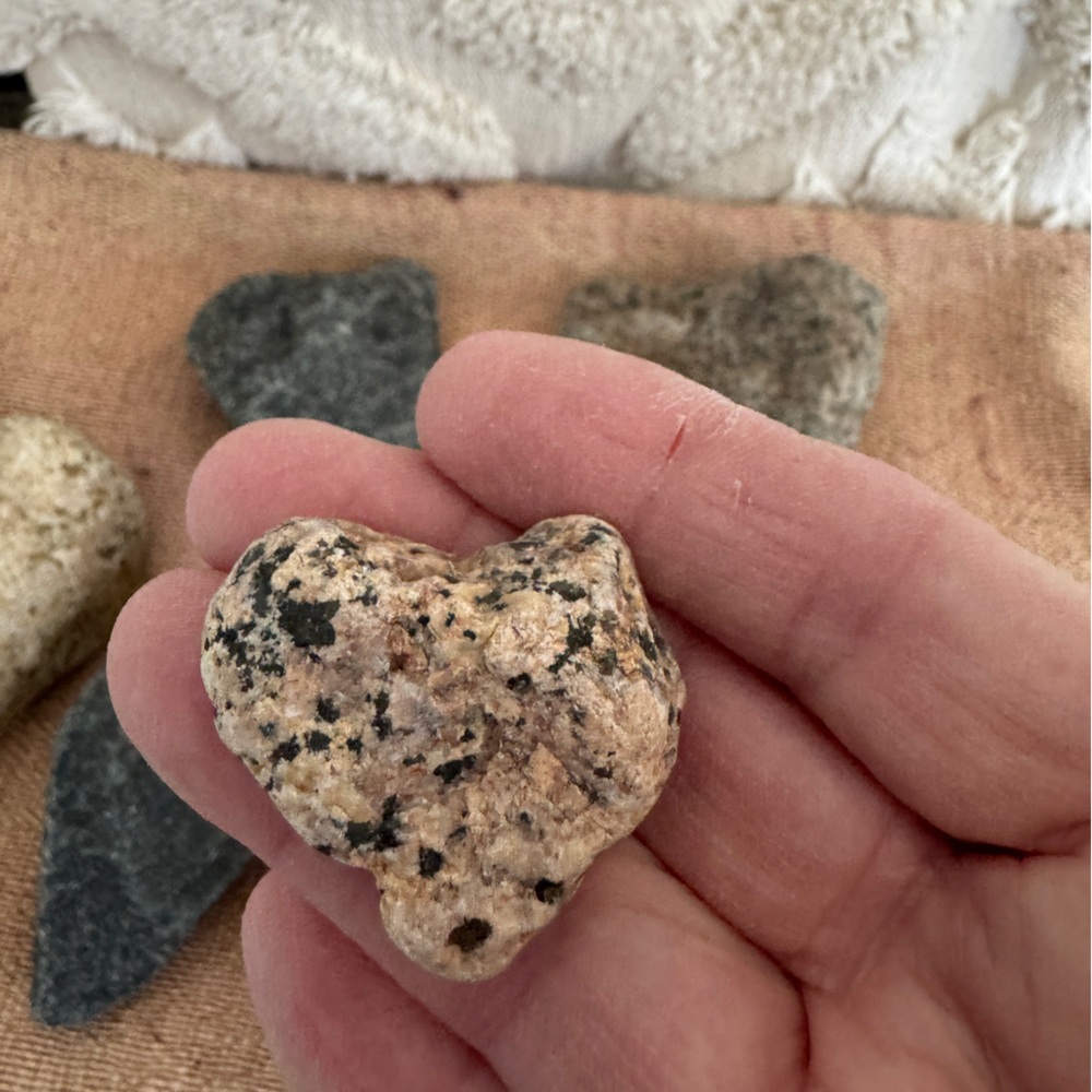 8 Heart Shaped Rocks - Picture 14 of 15